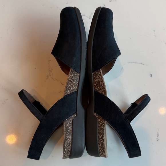 DANSKO ROWAN in Black Nubuck WOMENS size 39 US 8.5-9 - Picture 4 of 15